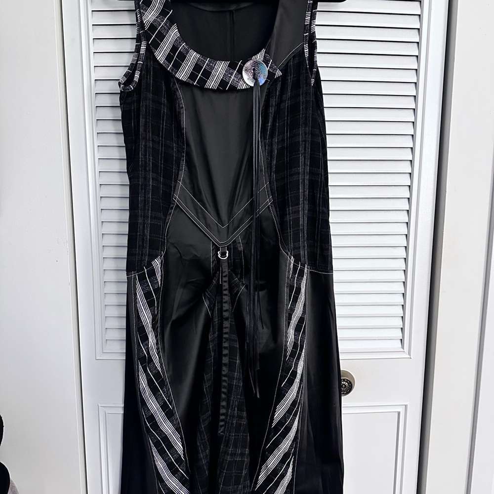 Chic Black and White Midi Dress